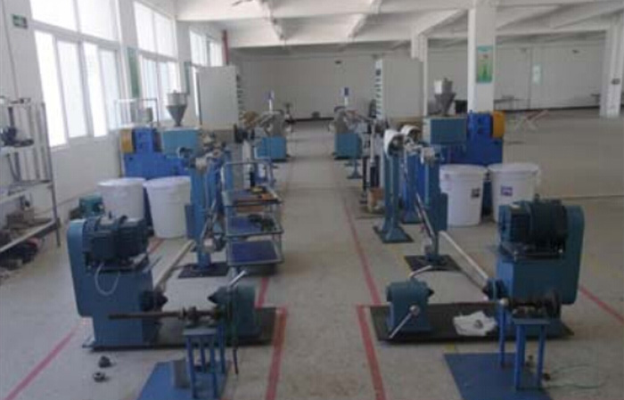 Tandem Type Three-layer Insulated Wire Extruder